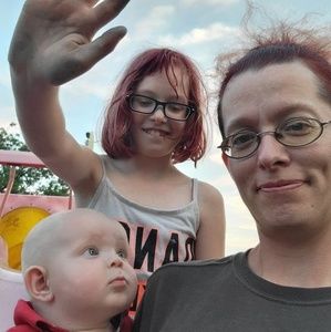 Meet your Posher, Angela